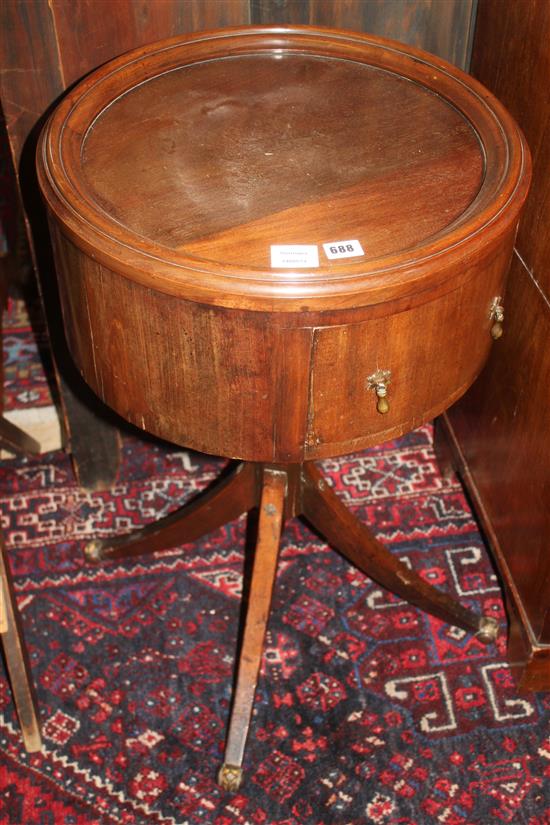 Circular drum topped tripod table(-)